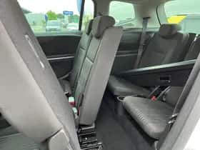Opel Zafira (2017) thumbnail 12
