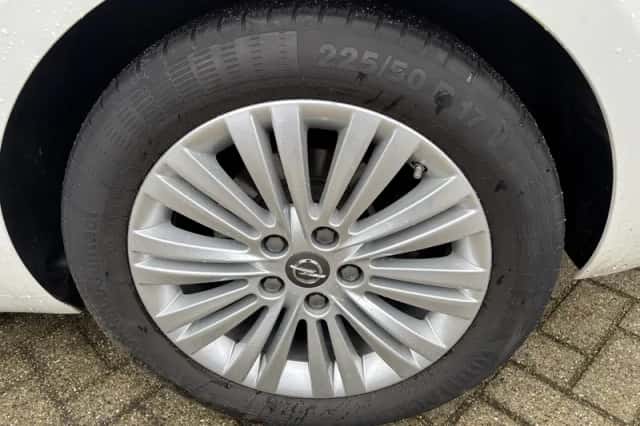 Opel Zafira (2017) thumbnail 13