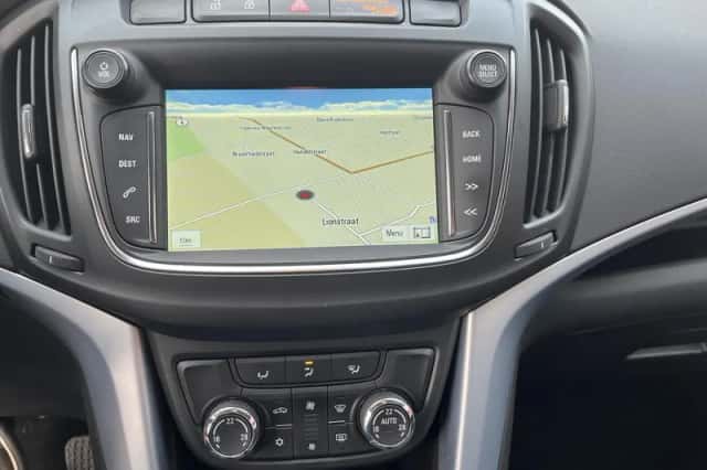 Opel Zafira (2017) thumbnail 15