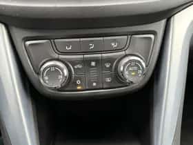 Opel Zafira (2017) thumbnail 17