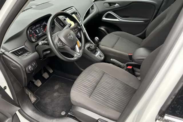 Opel Zafira (2017) thumbnail 10