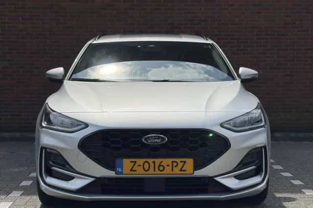 Ford Focus (2024) thumbnail 4