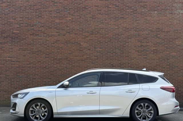 Ford Focus (2024) thumbnail 5