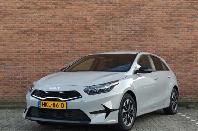 Kia Ceed (2025) thumbnail 2