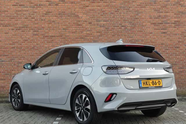 Kia Ceed (2025) thumbnail 4