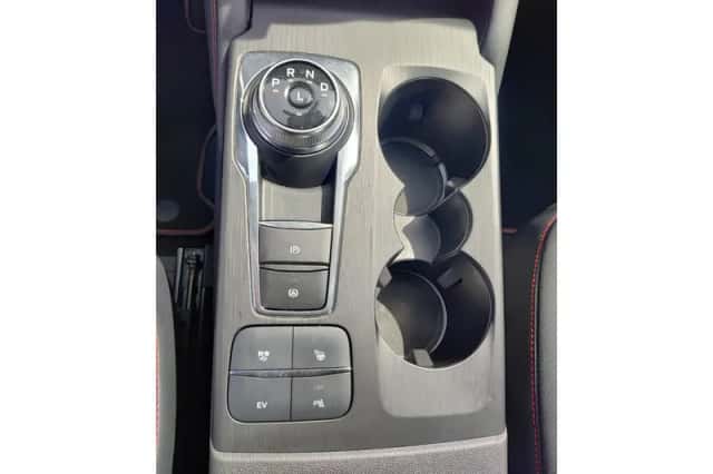 Ford Kuga (2023) thumbnail 14