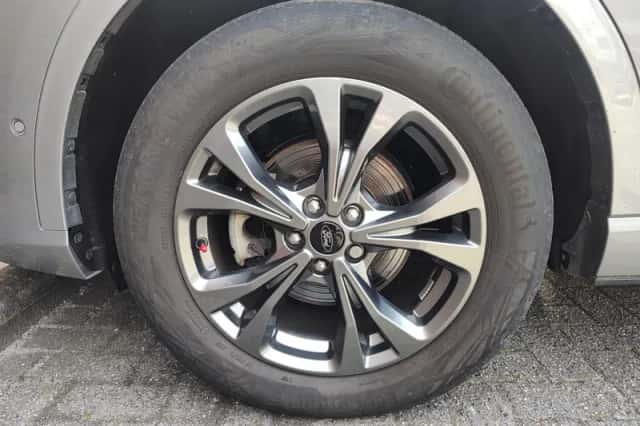 Ford Kuga (2023) thumbnail 17