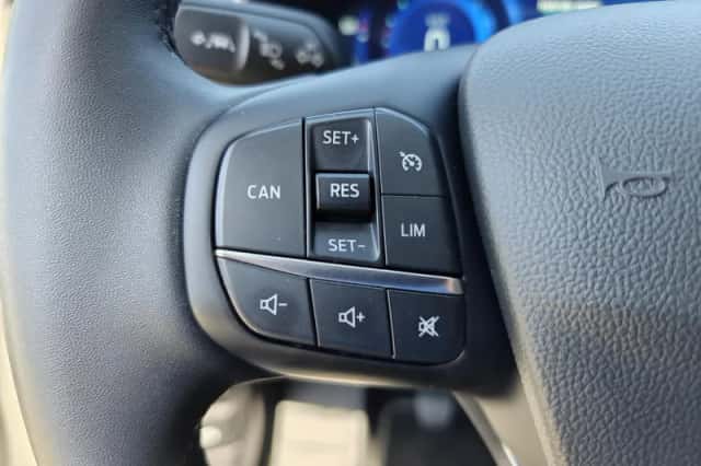 Ford Focus (2022) thumbnail 12