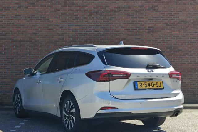 Ford Focus (2022) thumbnail 3