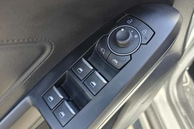 Ford Focus (2022) thumbnail 24