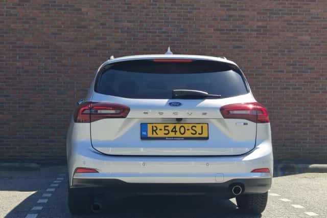 Ford Focus (2022) thumbnail 4