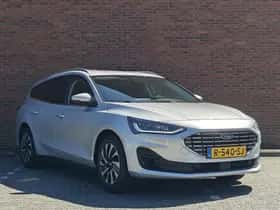 Ford Focus (2022) thumbnail 6