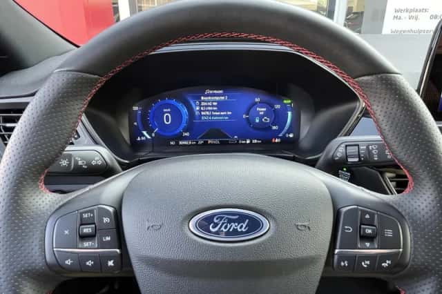 Ford Kuga (2024) thumbnail 16