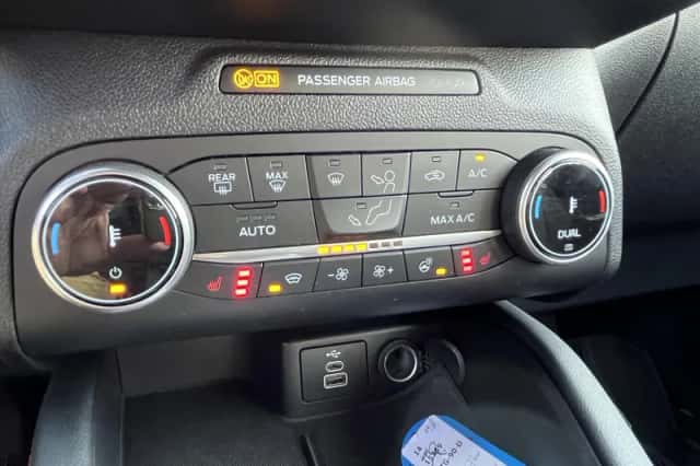 Ford Kuga (2024) thumbnail 17
