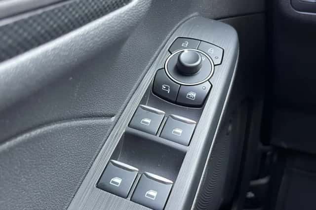 Ford Kuga (2024) thumbnail 18