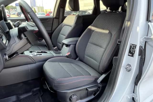 Ford Kuga (2024) thumbnail 5