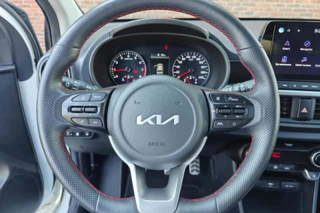 Kia Picanto (2022) thumbnail 12