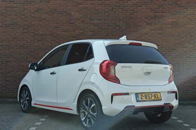 Kia Picanto (2022) thumbnail 3