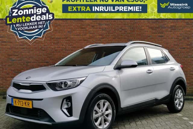 Kia Stonic (2021) thumbnail 1