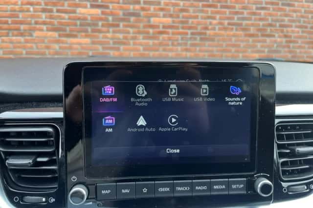 Kia Stonic (2021) thumbnail 16