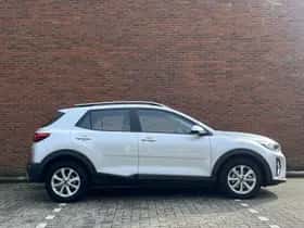 Kia Stonic (2021) thumbnail 6