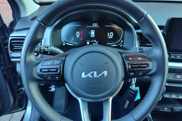Kia Stonic (2024) thumbnail 16