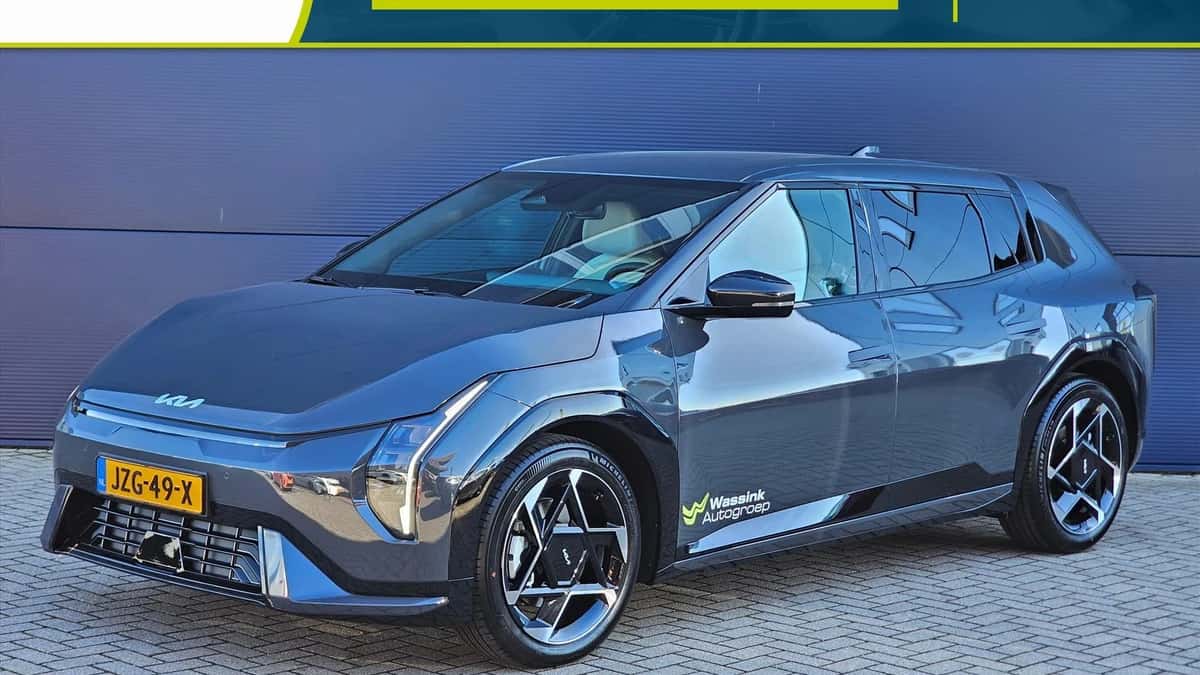 Kia EV4 (2026) — foto 1