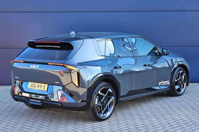 Kia EV4 (2026) thumbnail 2