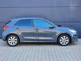 Kia Rio (2021) thumbnail 2