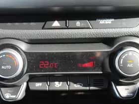 Kia Rio (2021) thumbnail 25