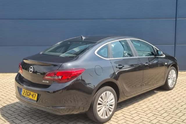 Opel Astra (2015) thumbnail 5