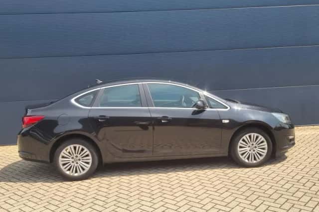 Opel Astra (2015) thumbnail 6