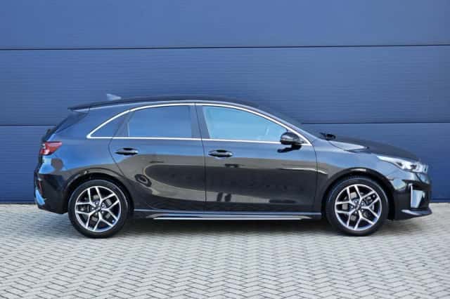 Kia Ceed (2021) thumbnail 4