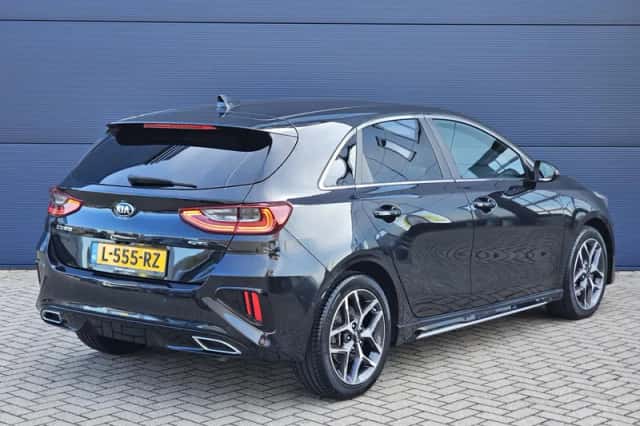 Kia Ceed (2021) thumbnail 5