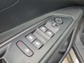 Peugeot 3008 (2017) thumbnail 26