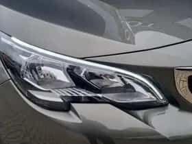 Peugeot 3008 (2017) thumbnail 29
