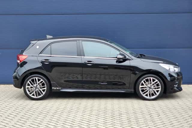 Kia Rio (2023) thumbnail 4