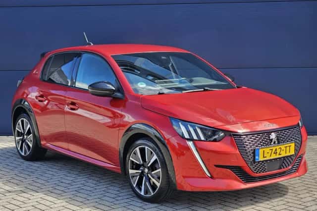 Peugeot 208 (2021) thumbnail 3