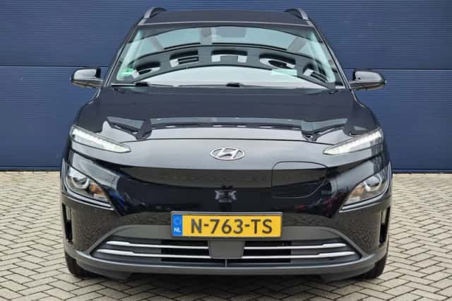 Hyundai Kona (2022) thumbnail 2