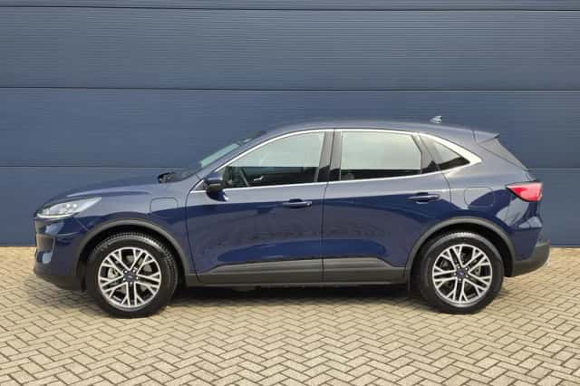 Ford Kuga (2021) thumbnail 2