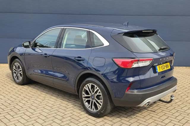 Ford Kuga (2021) thumbnail 3