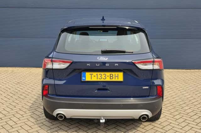 Ford Kuga (2021) thumbnail 4