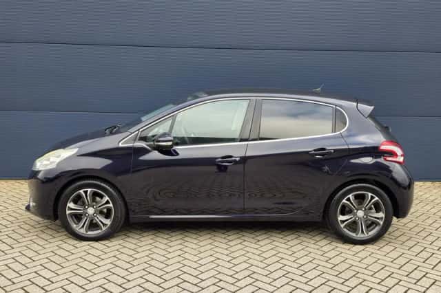Peugeot 208 (2015) thumbnail 2