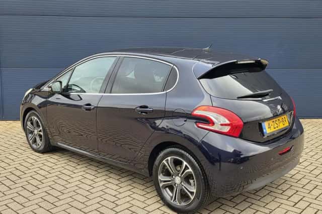 Peugeot 208 (2015) thumbnail 3