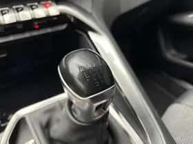 Peugeot 3008 (2020) thumbnail 15