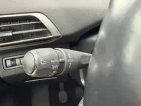 Peugeot 3008 (2020) thumbnail 22