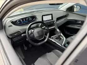 Peugeot 3008 (2020) thumbnail 9