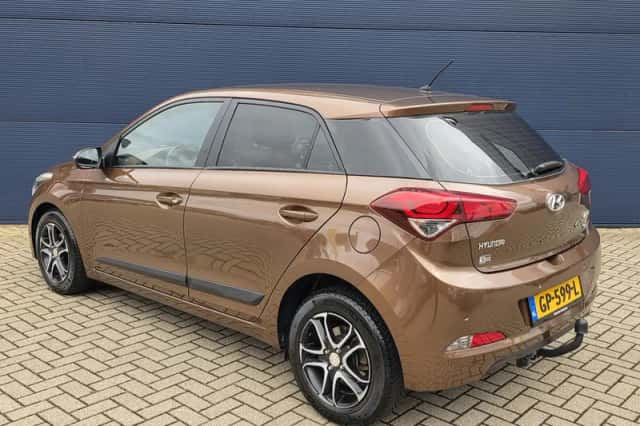 Hyundai i20 (2015) thumbnail 3