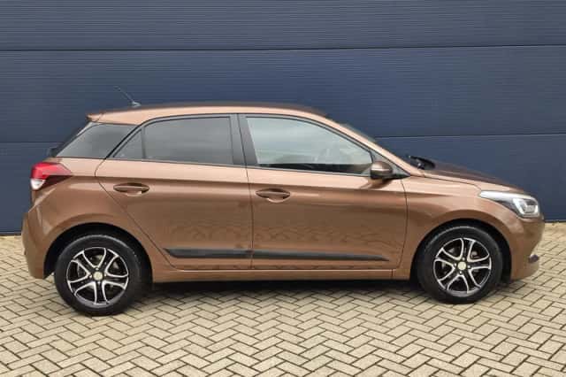 Hyundai i20 (2015) thumbnail 6