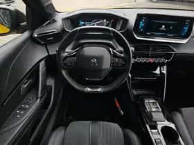 Peugeot e-208 (2022) thumbnail 8